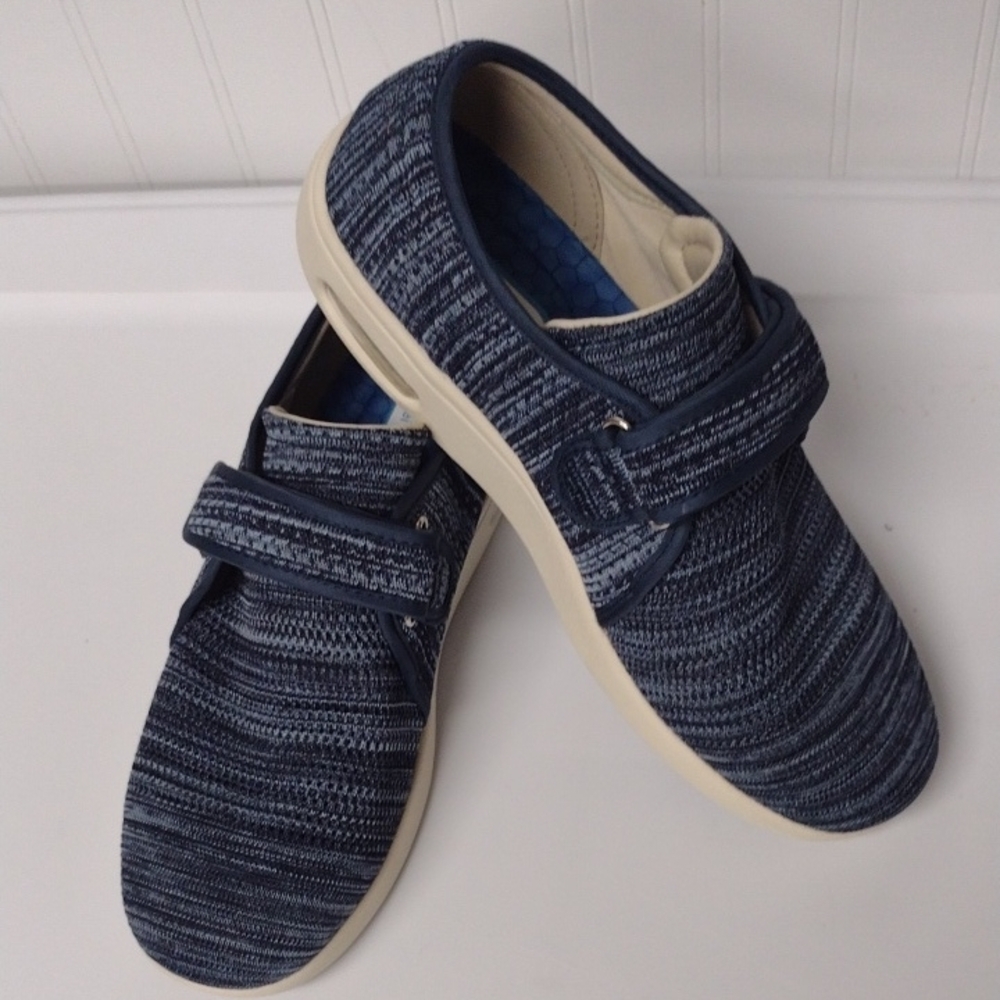 Special Diabetic. Blue and Cream Slip-On Loafers with Elastic Straps Size 9Men's